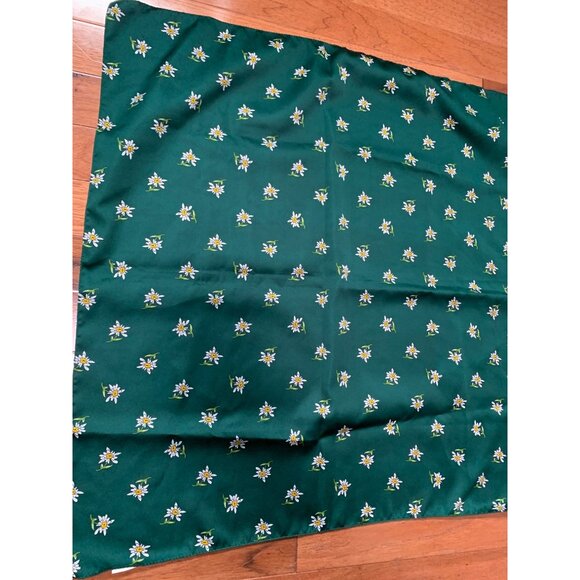 Vintage Womens Floral Green Scarf with White Flowers & Yellow Centers - Picture 3 of 3